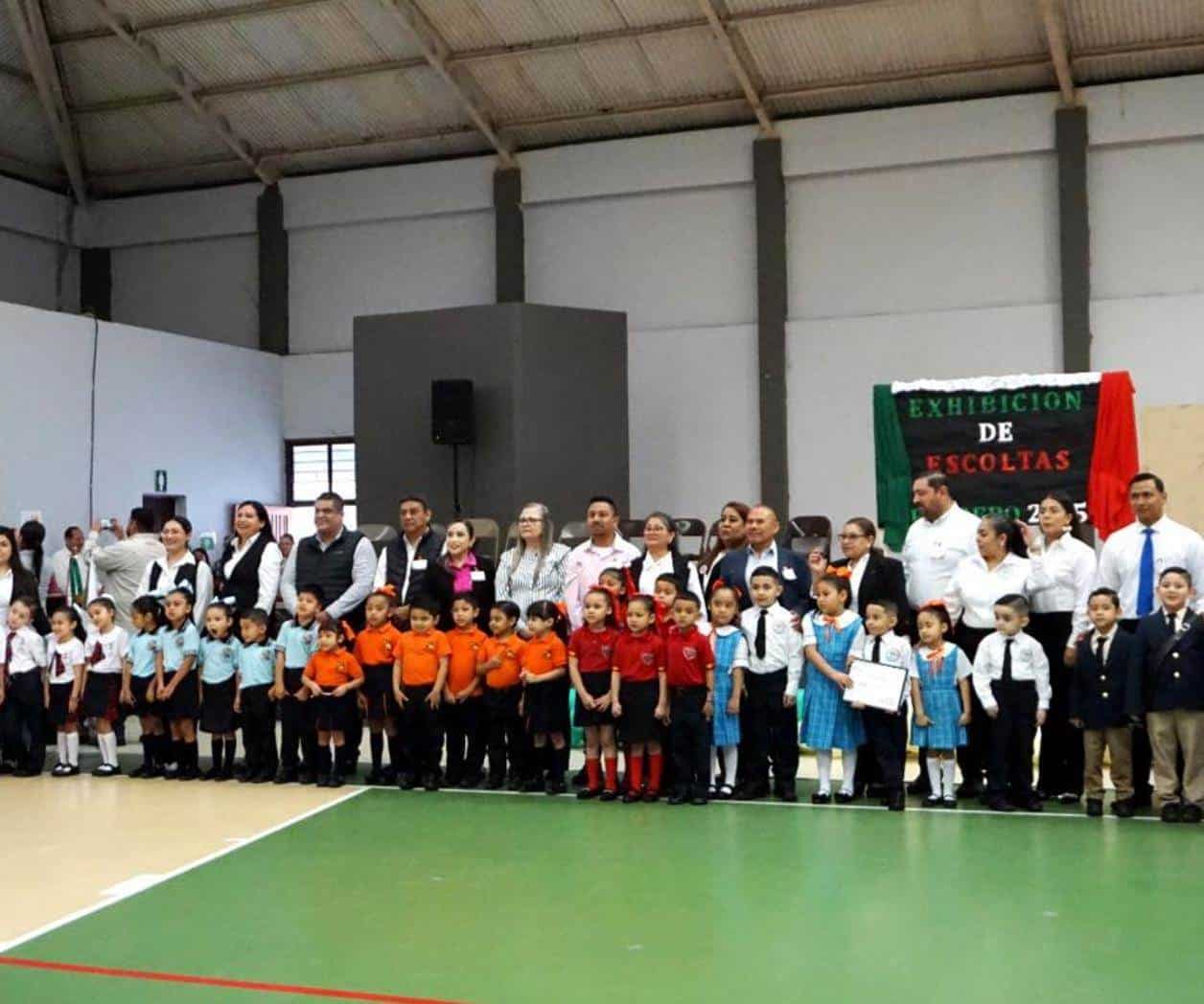 Destacan escoltas con su exhibición