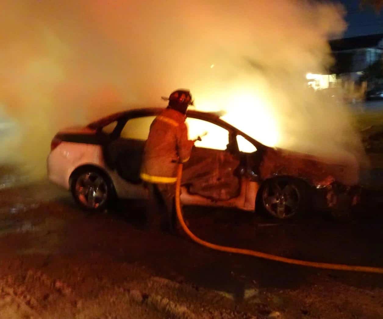 Arde un taxi en la Cuauhtémoc