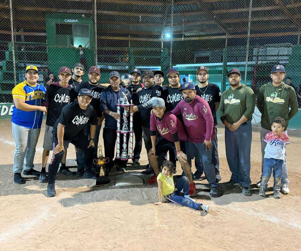 Coyotes, bicampeones