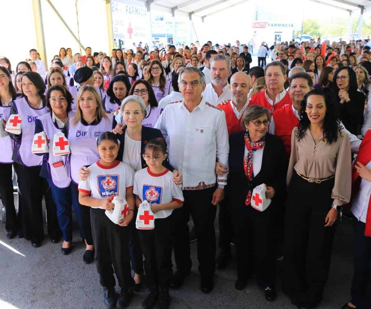 Inician Américo y María colecta de la Cruz Roja