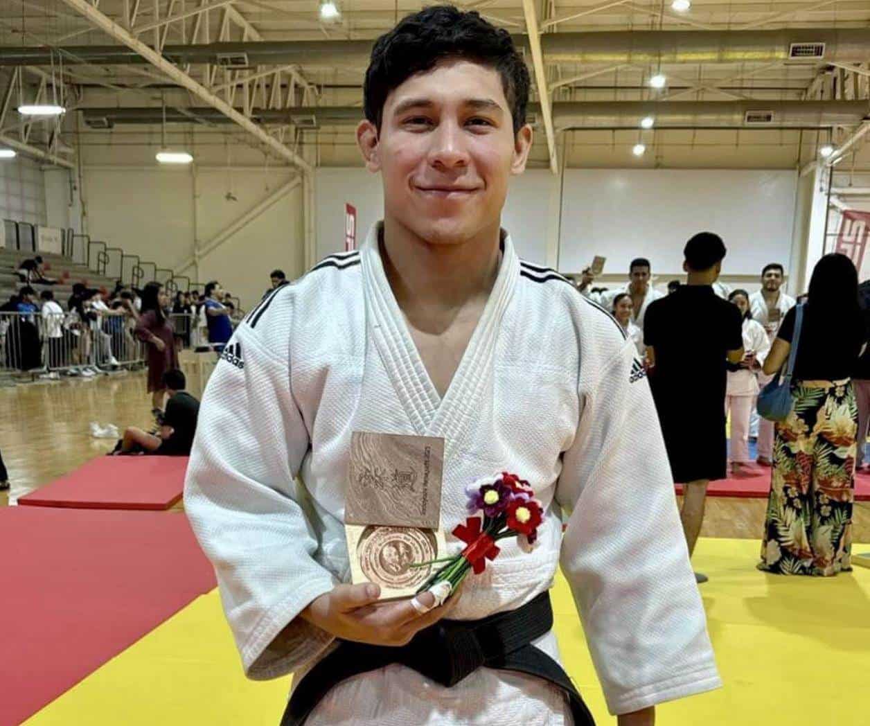 Gana José Quintá presea de bronce en Nacional de Judo