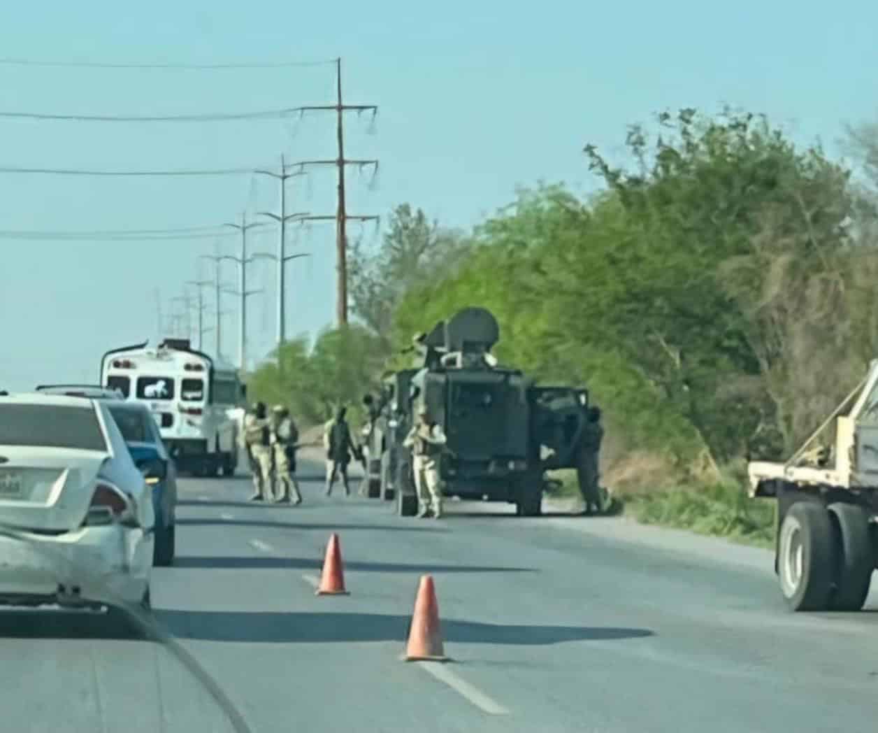 Asegura la Defensa camioneta en la carretera a San Fernando