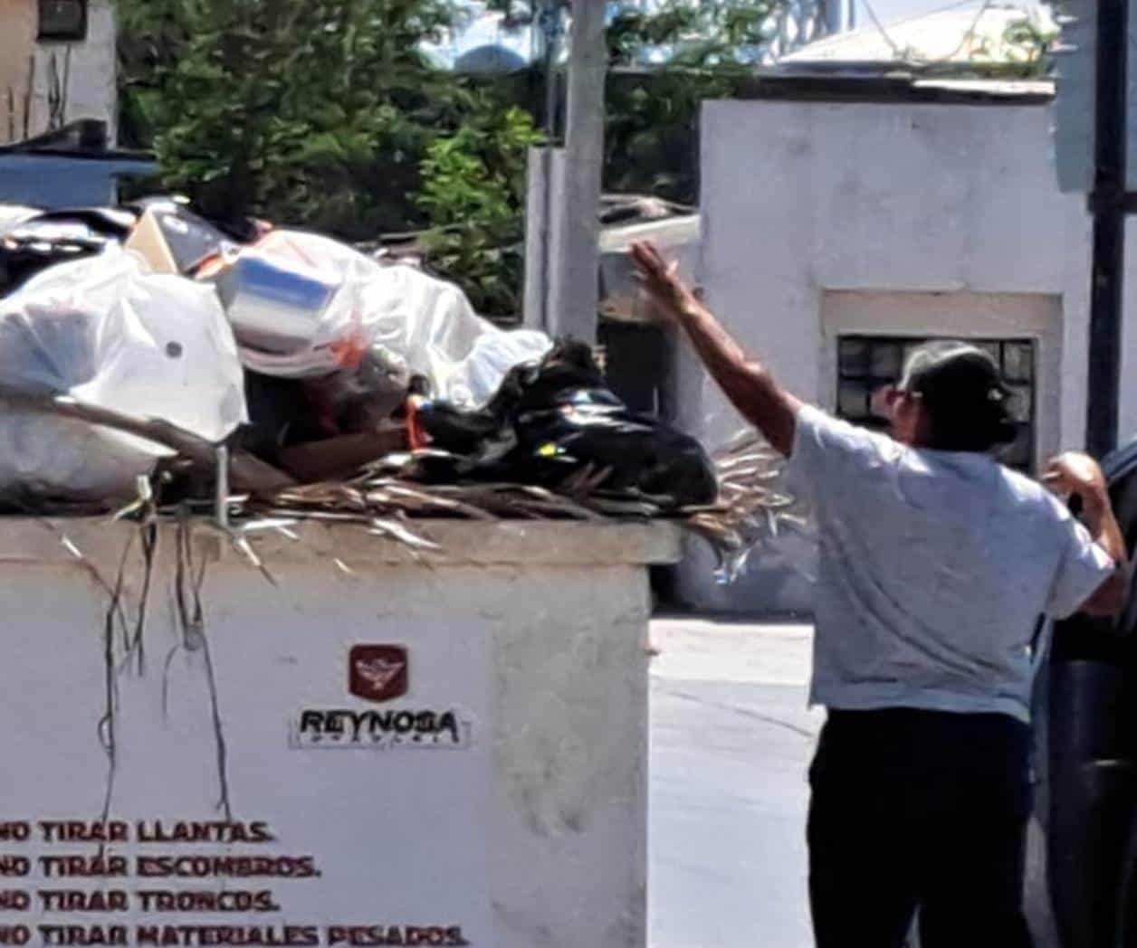 Depositan la basura de otras colonias en la Treviño Zapata