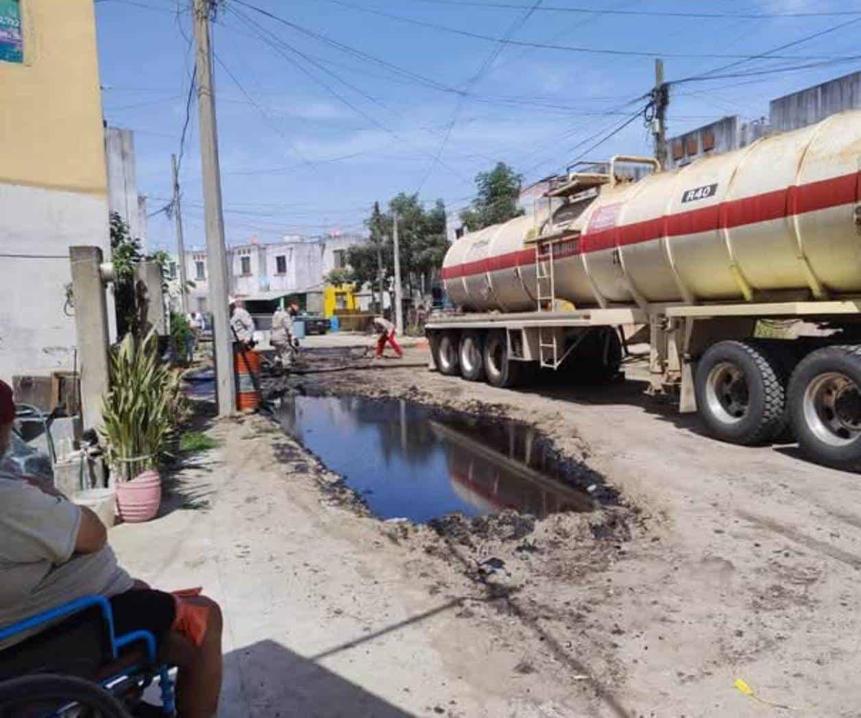 Fuga de crudo llega a un fraccionamiento