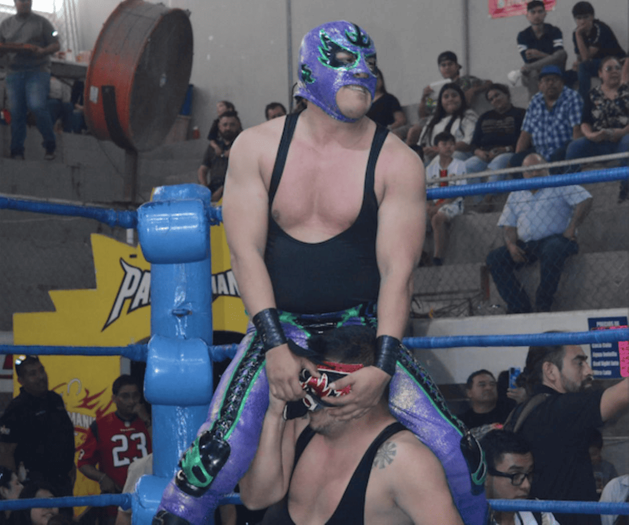 Van por las máscaras de Asterisco Jr y Rey Astral