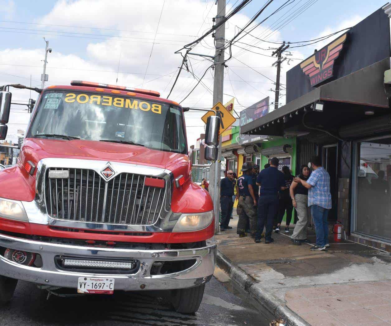 Provoca una freidora un incendio en restaurante