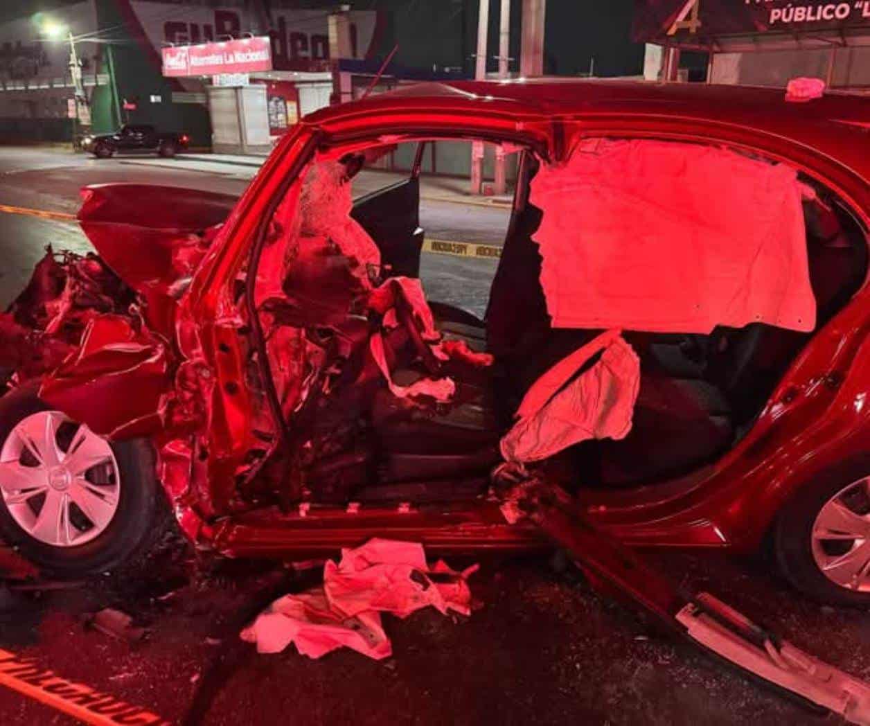Queda prensado por choque contra tráiler