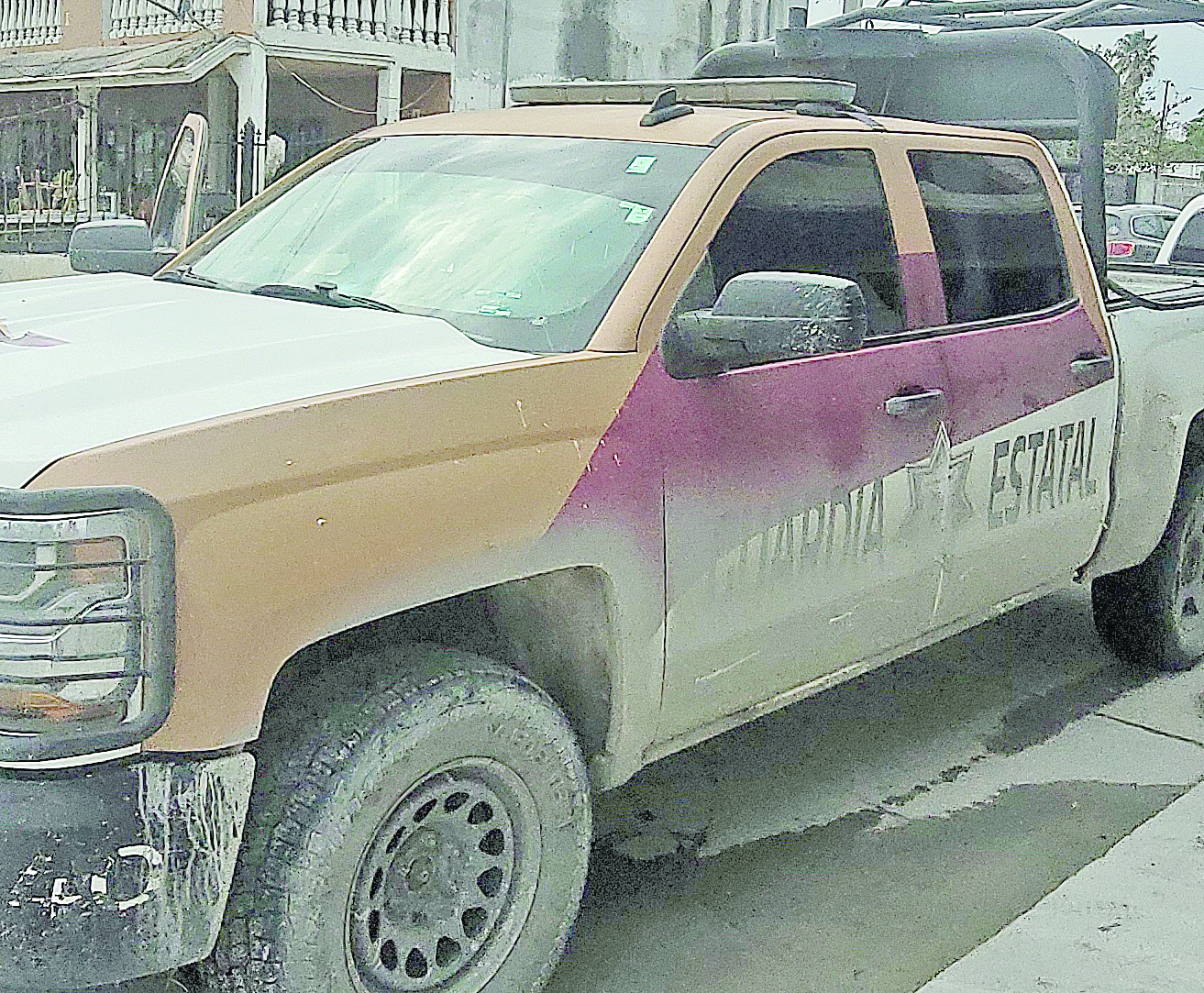 Deja auto cerca de su casa y se lo roban