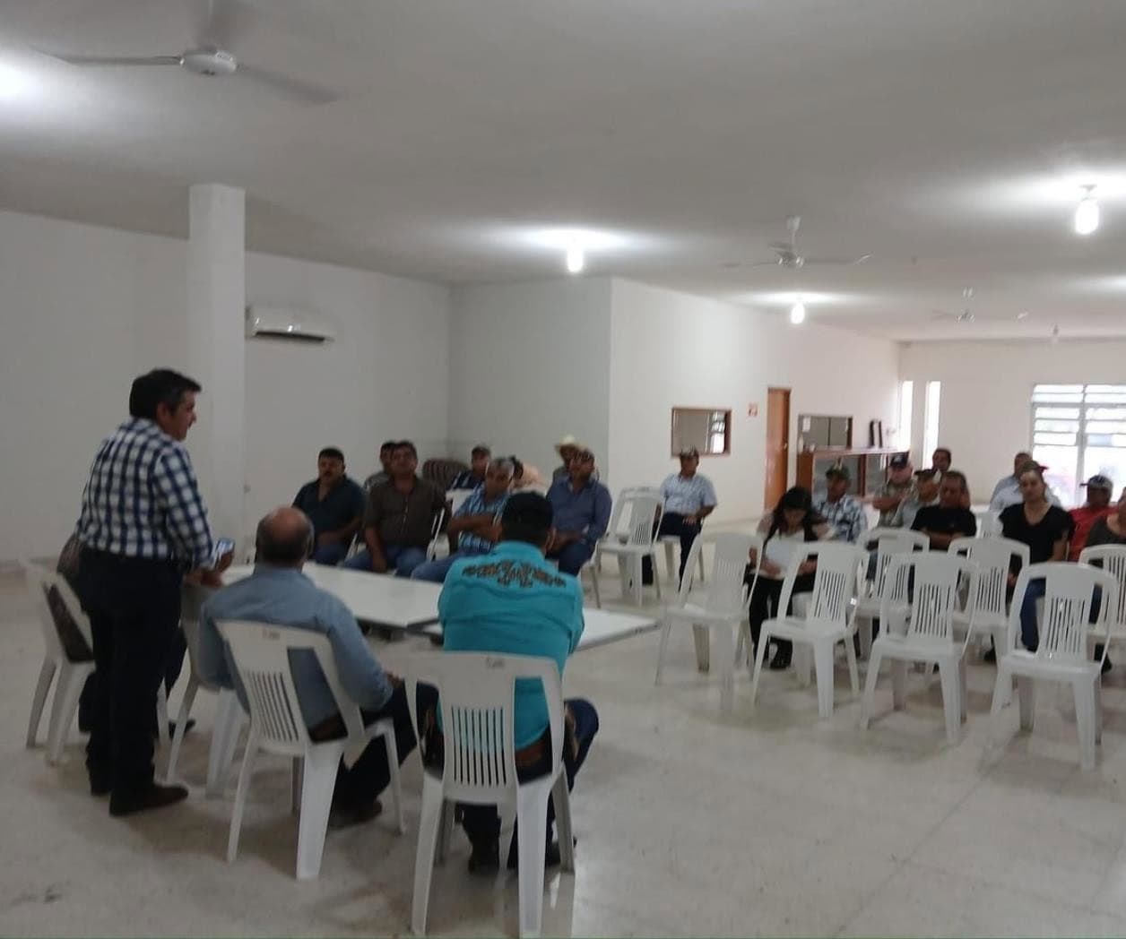 Invitan a productores a conocer plan hídrico