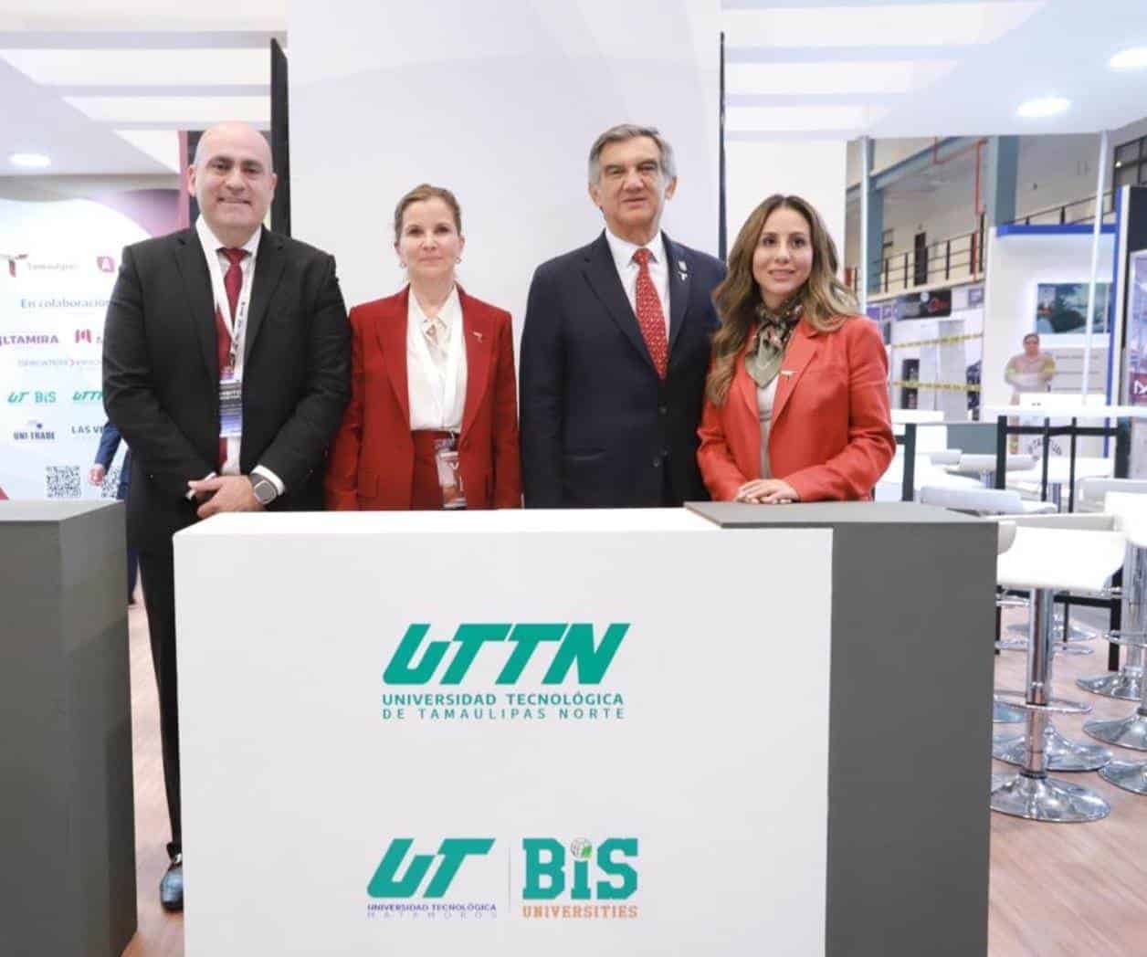 Participa la UTTN en Feria Aeroespacial México 2025