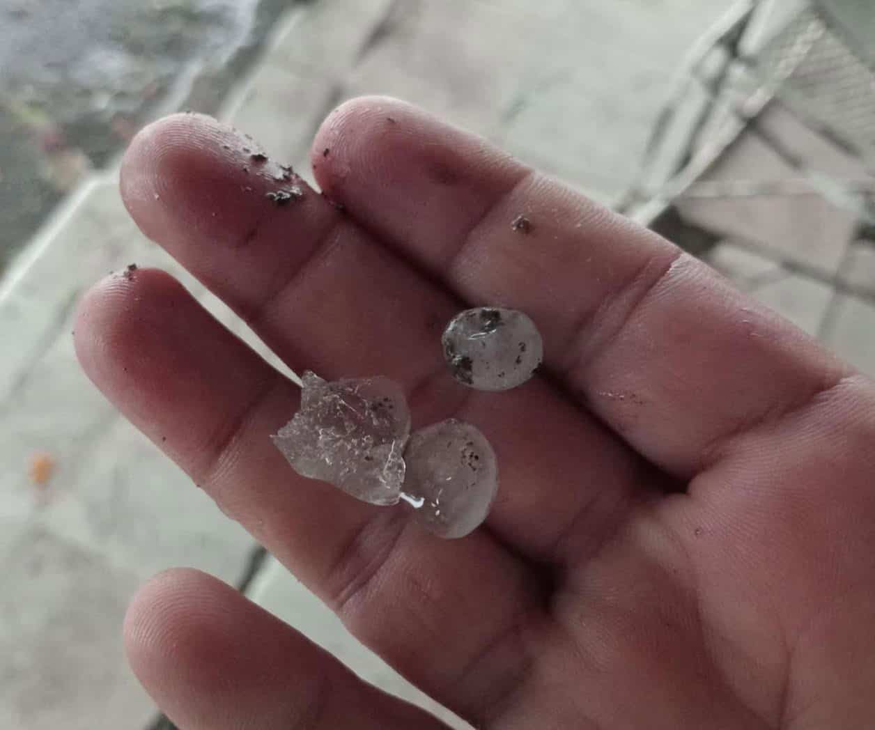 Sorprende granizo en Valle Hermoso