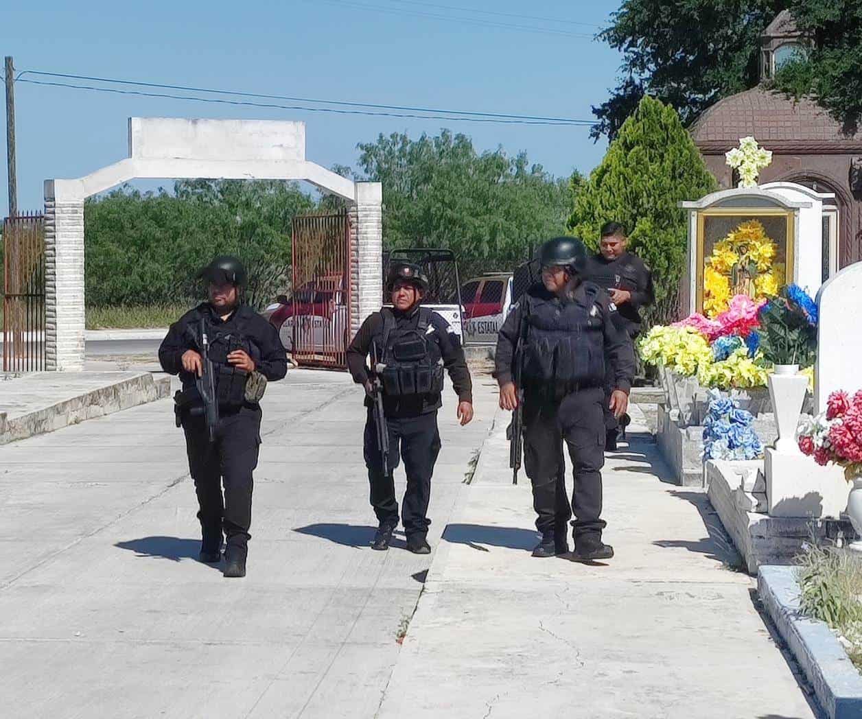 Garantizan seguridad a familias en camposantos