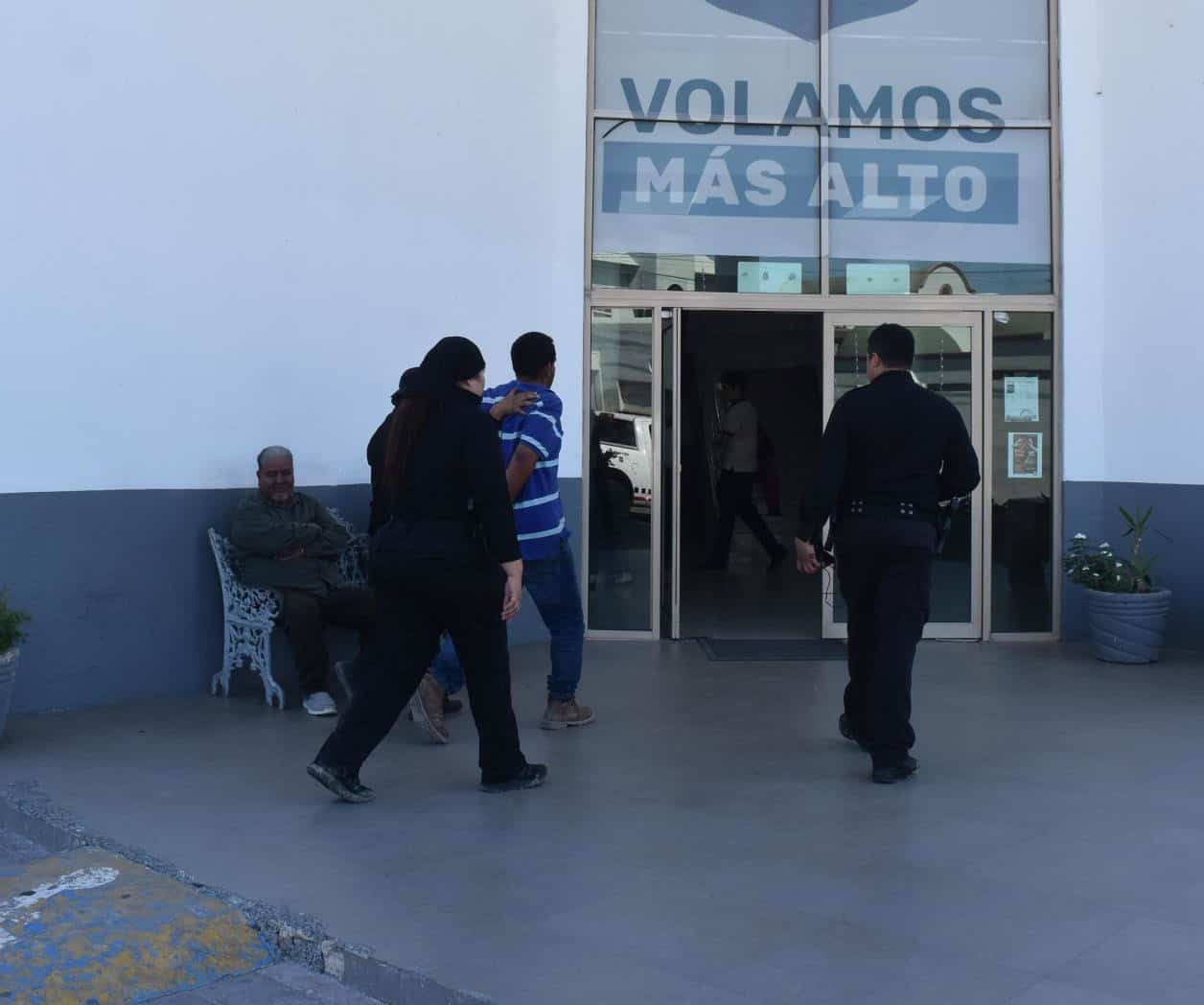 Brincaba en azoteas y al final fue detenido