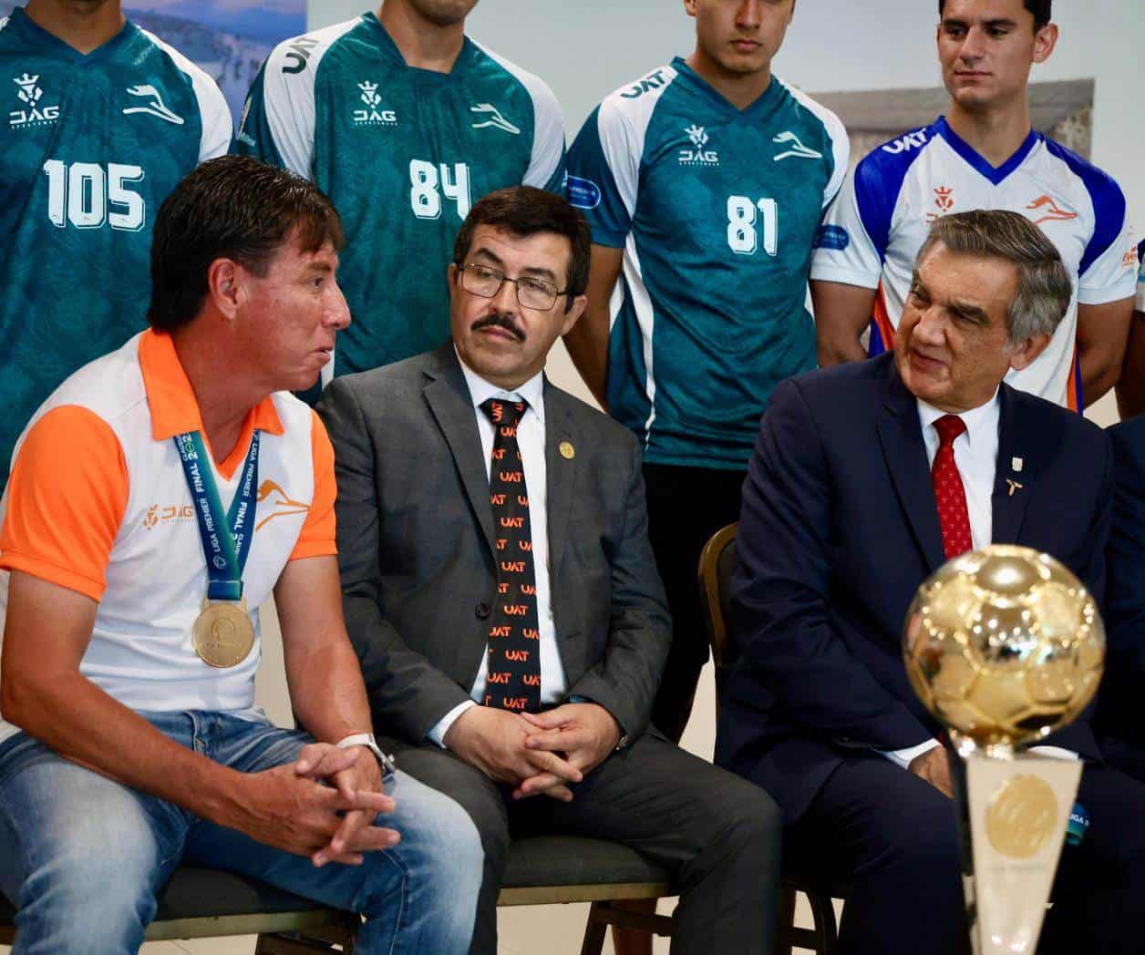 Felicita gobernador a los Correcaminos
