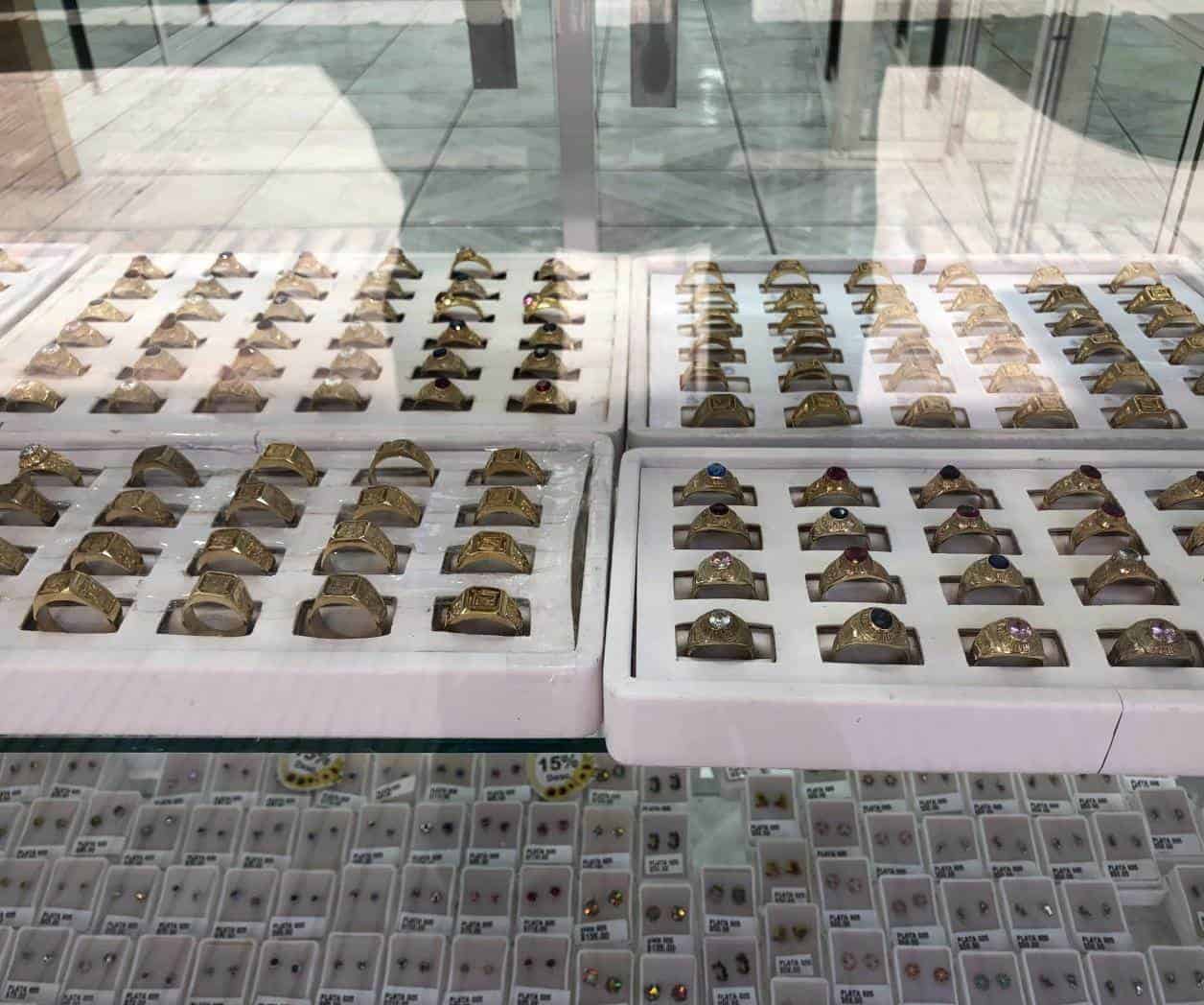 Anillos de graduación son un lujo