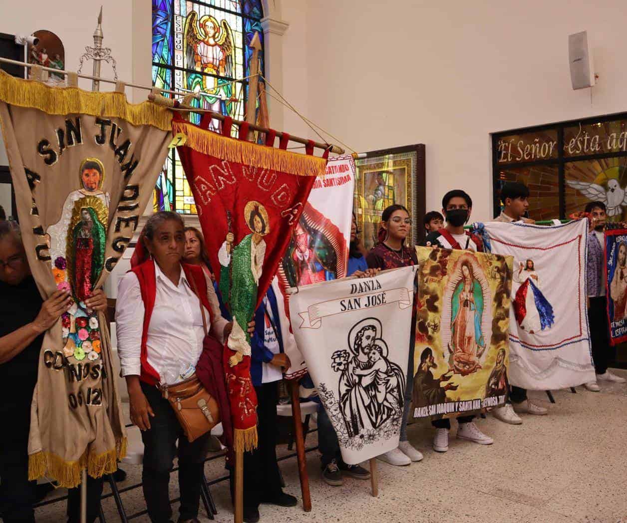 Danzantes matlachines peregrinan a concatedral