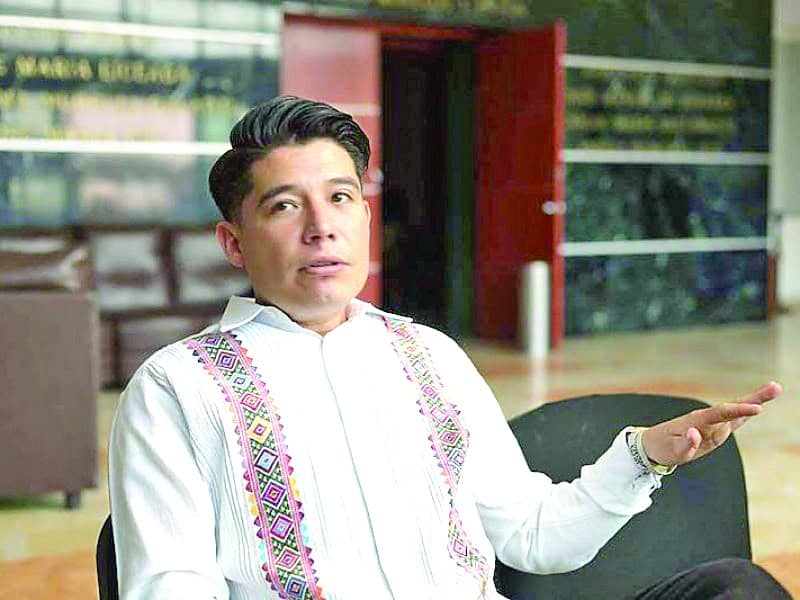 Cesan a morenista por vida de lujos
