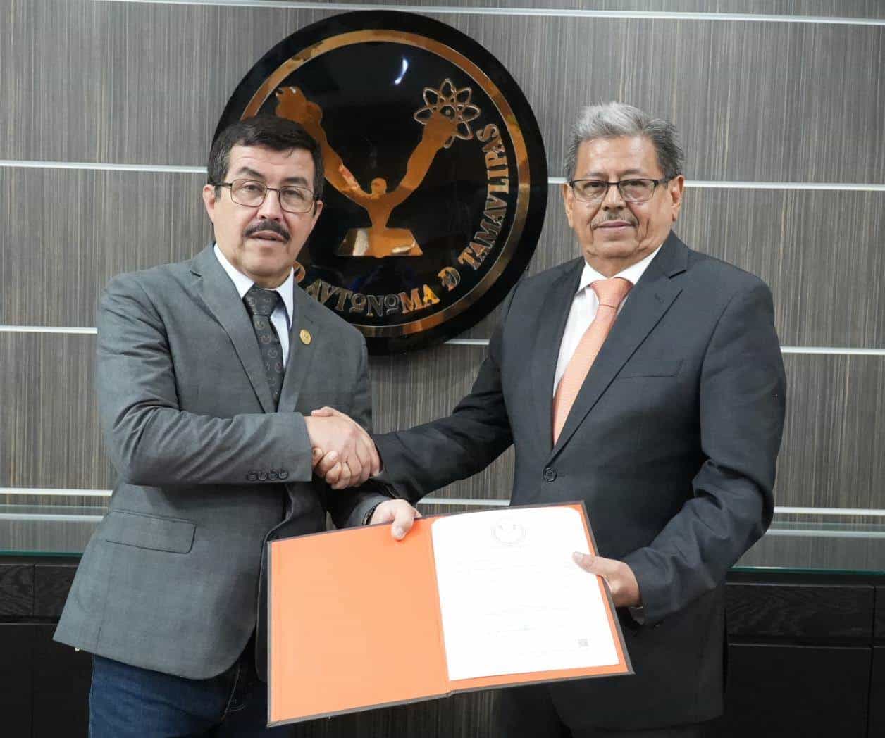 Designa rector al abogado de la UAT