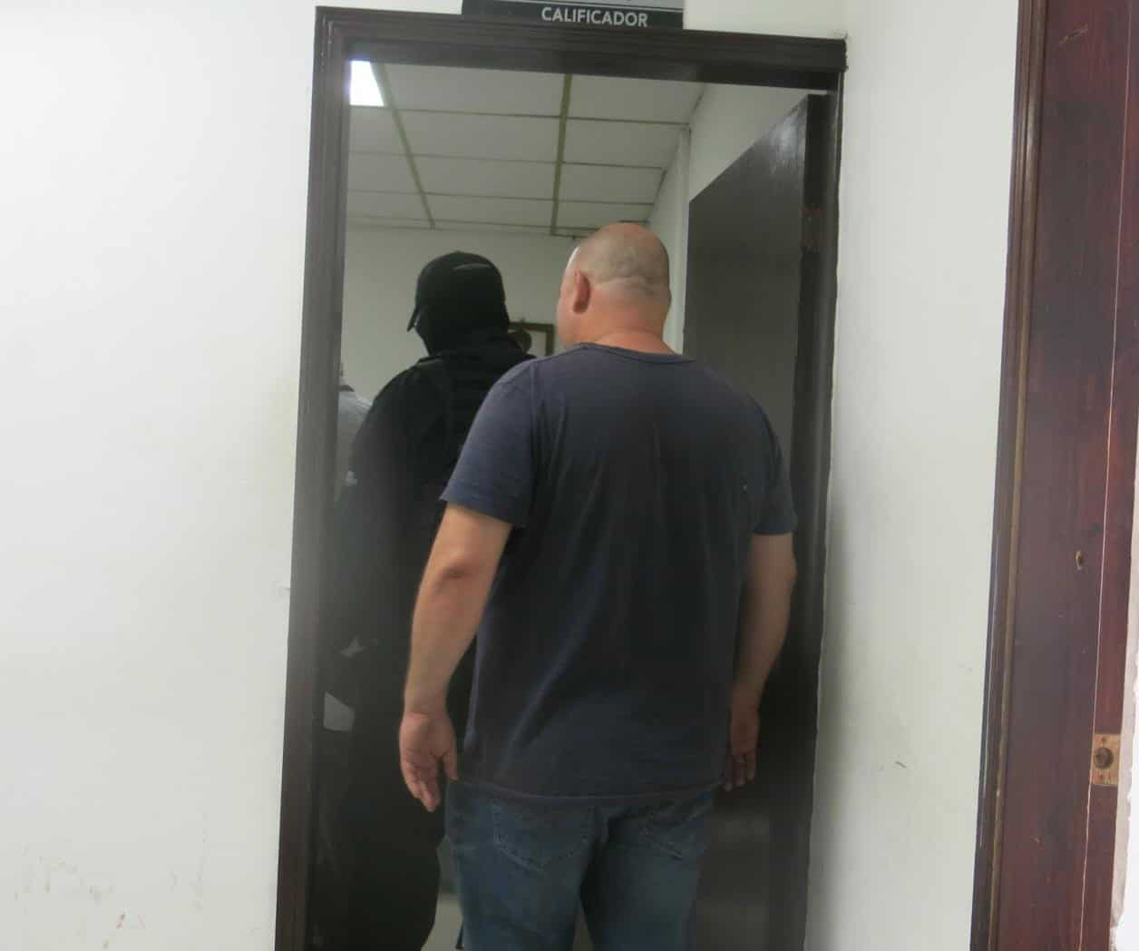 Lo manda a encerrar su mujer por agresivo