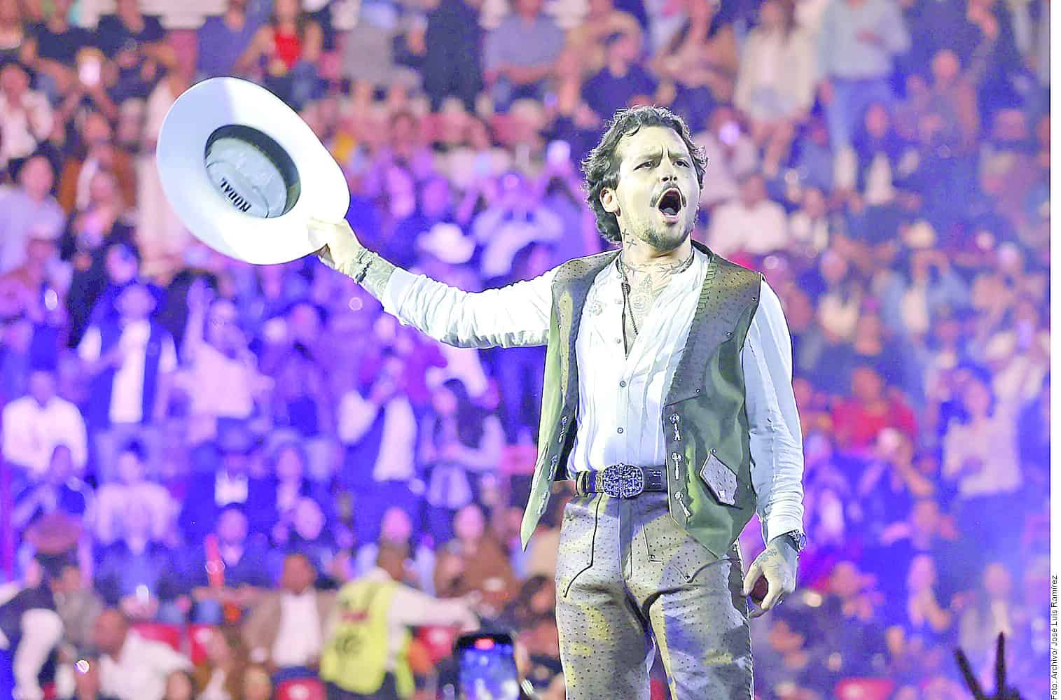 Regresa Christian Nodal a sus raíces
