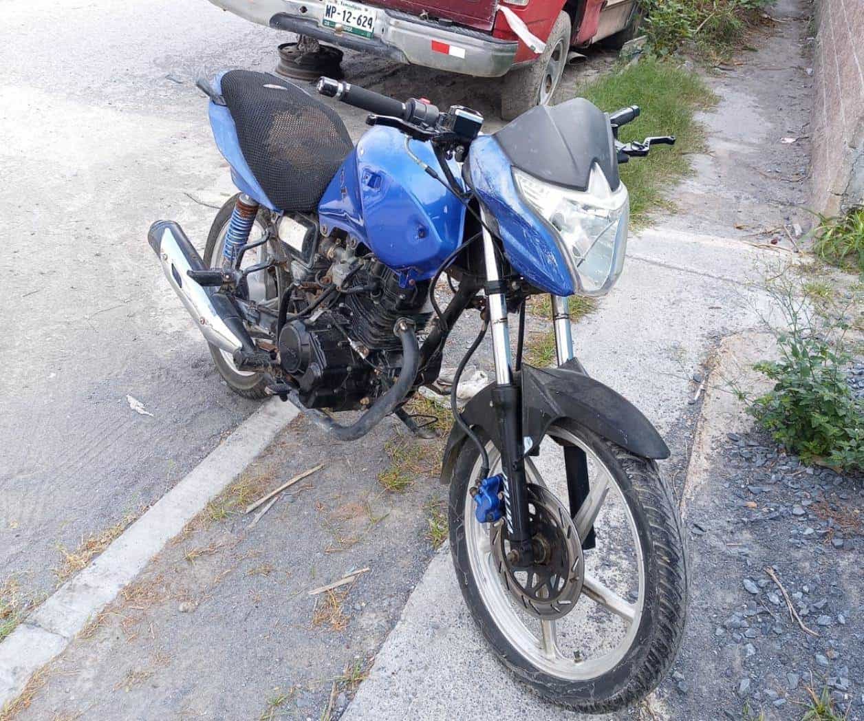 Roba moto y la regresa