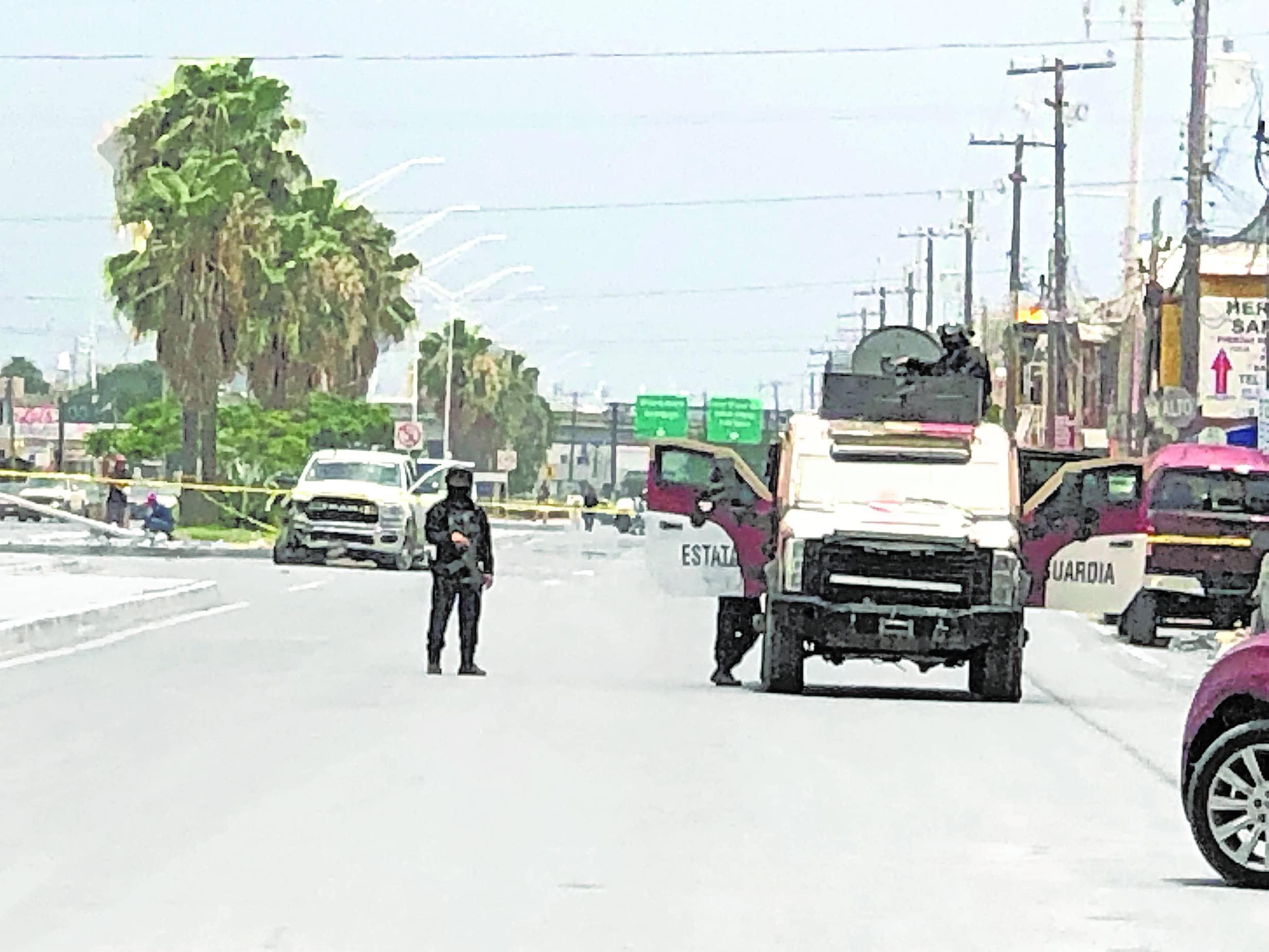 Balean a policías