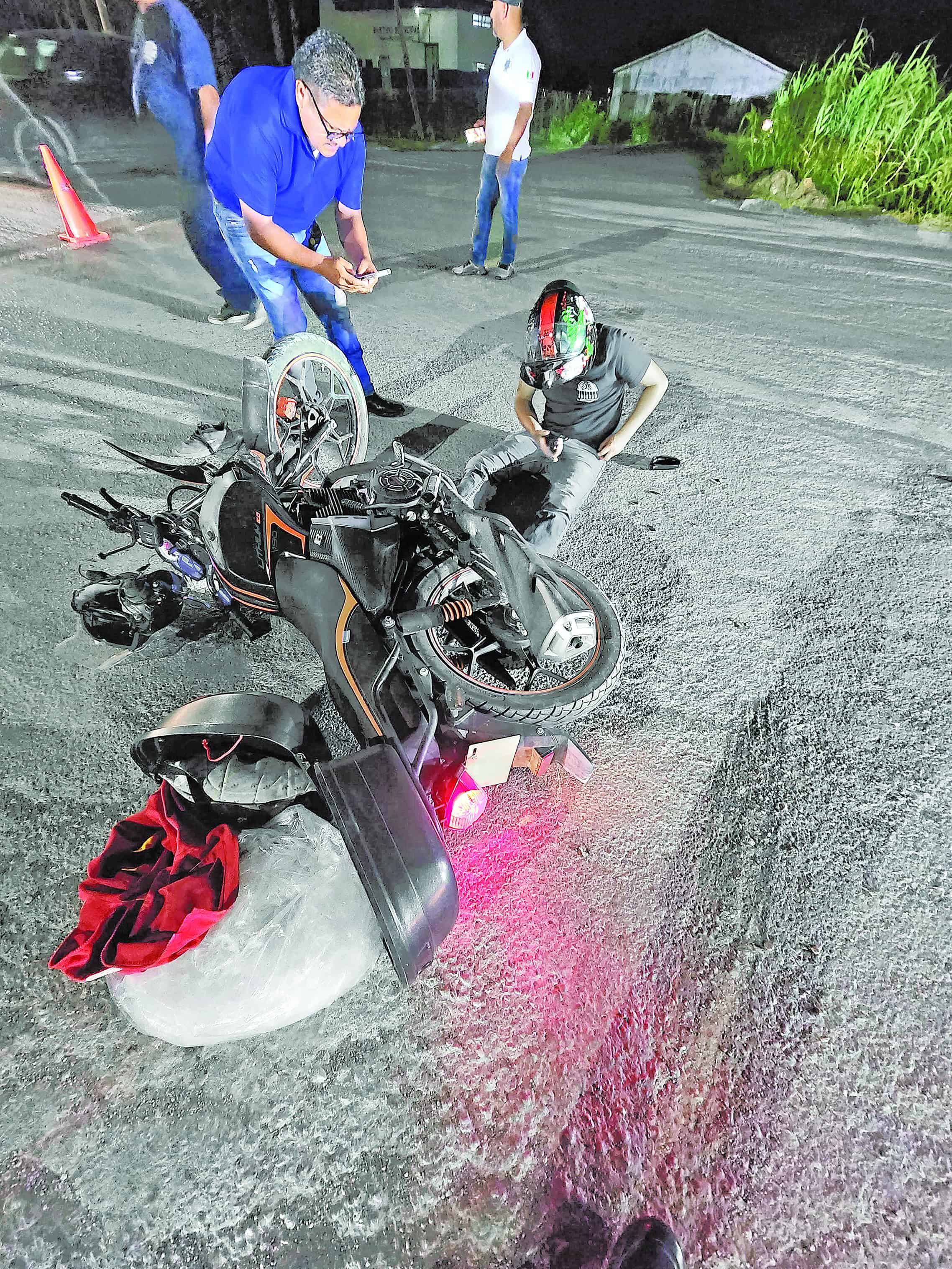 Cae motociclista en carretera 82