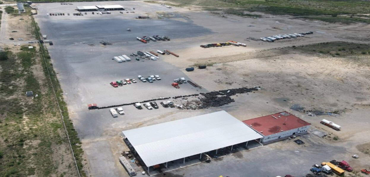 Aseguran 2 plantas procesadoras de hidrocarburo en Nuevo León y 16 vehículos