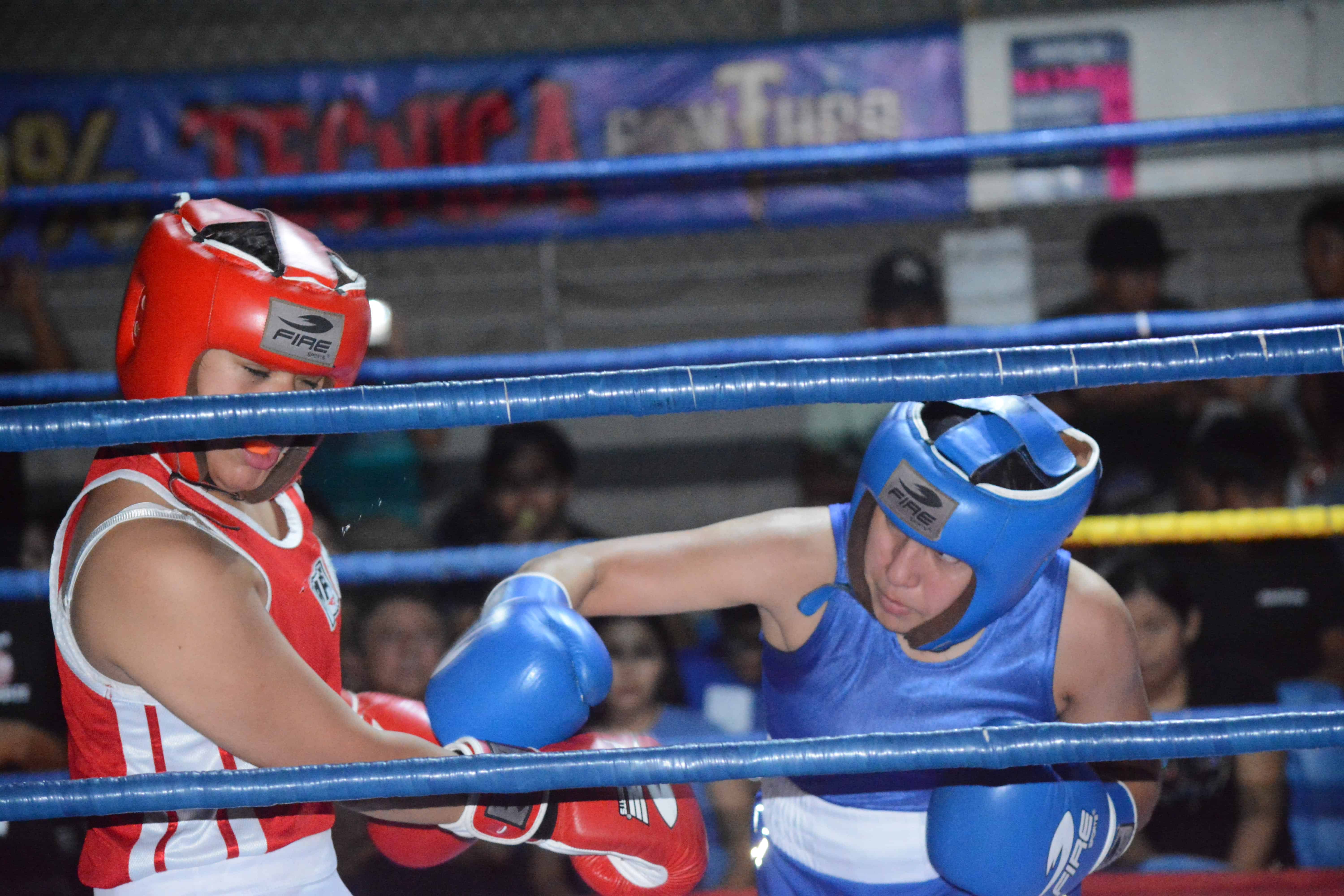 ¡Se fajaron en el ring!