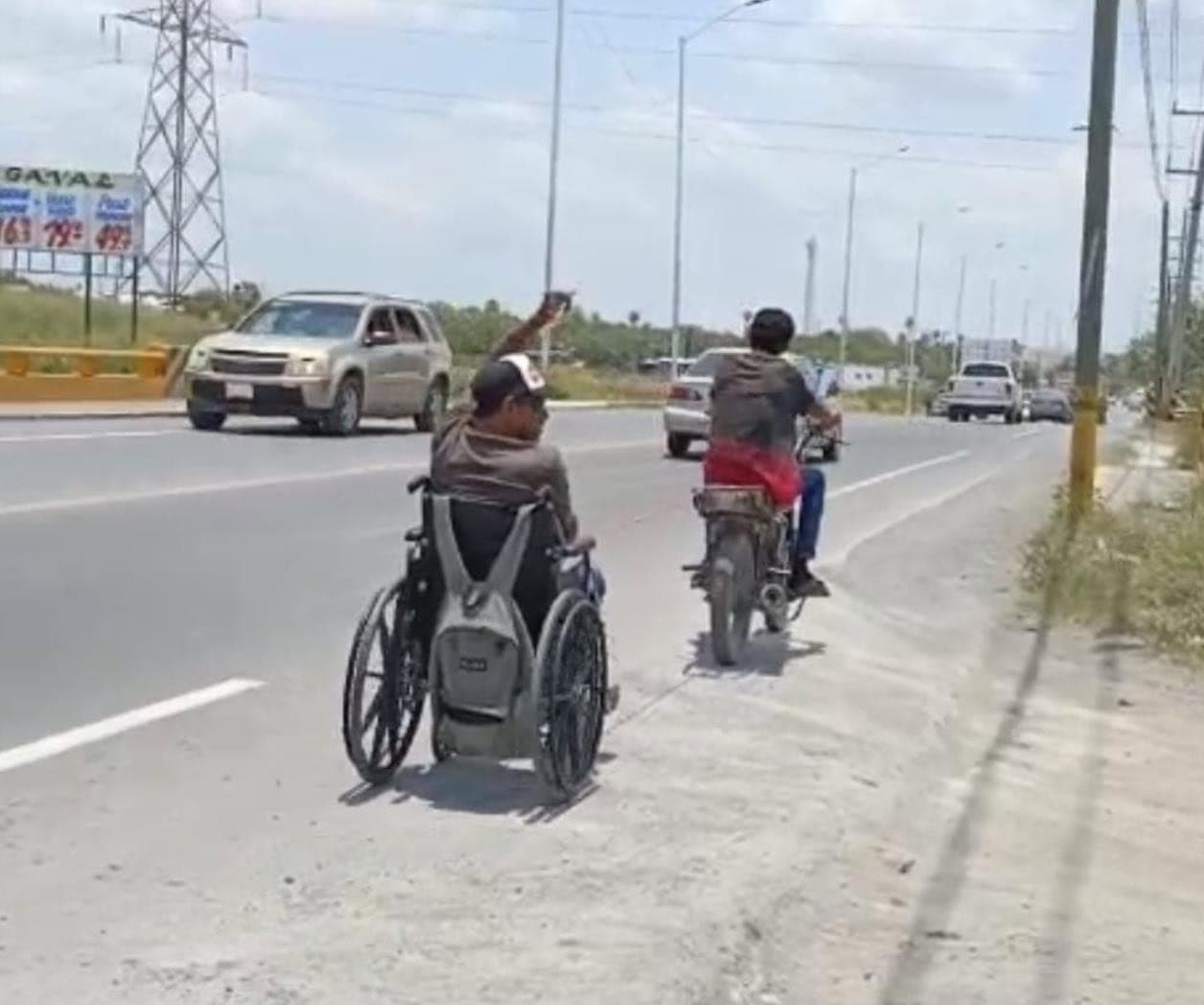Se solidarizan con vecino discapacitado