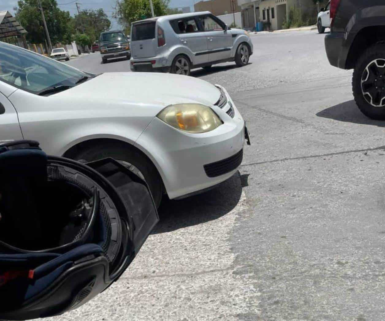 Embisten a motociclista