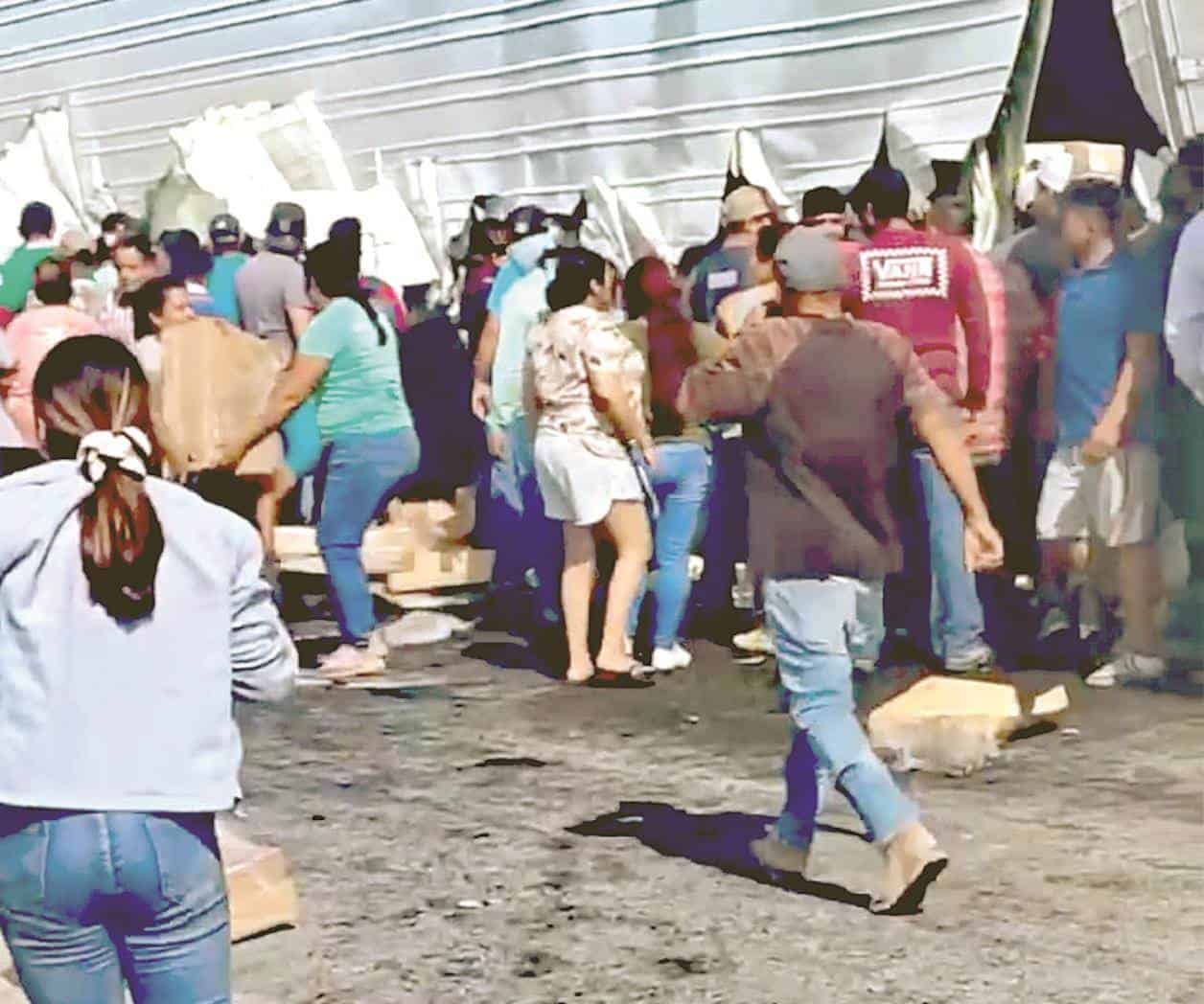 Rapiña a camión de aguacate