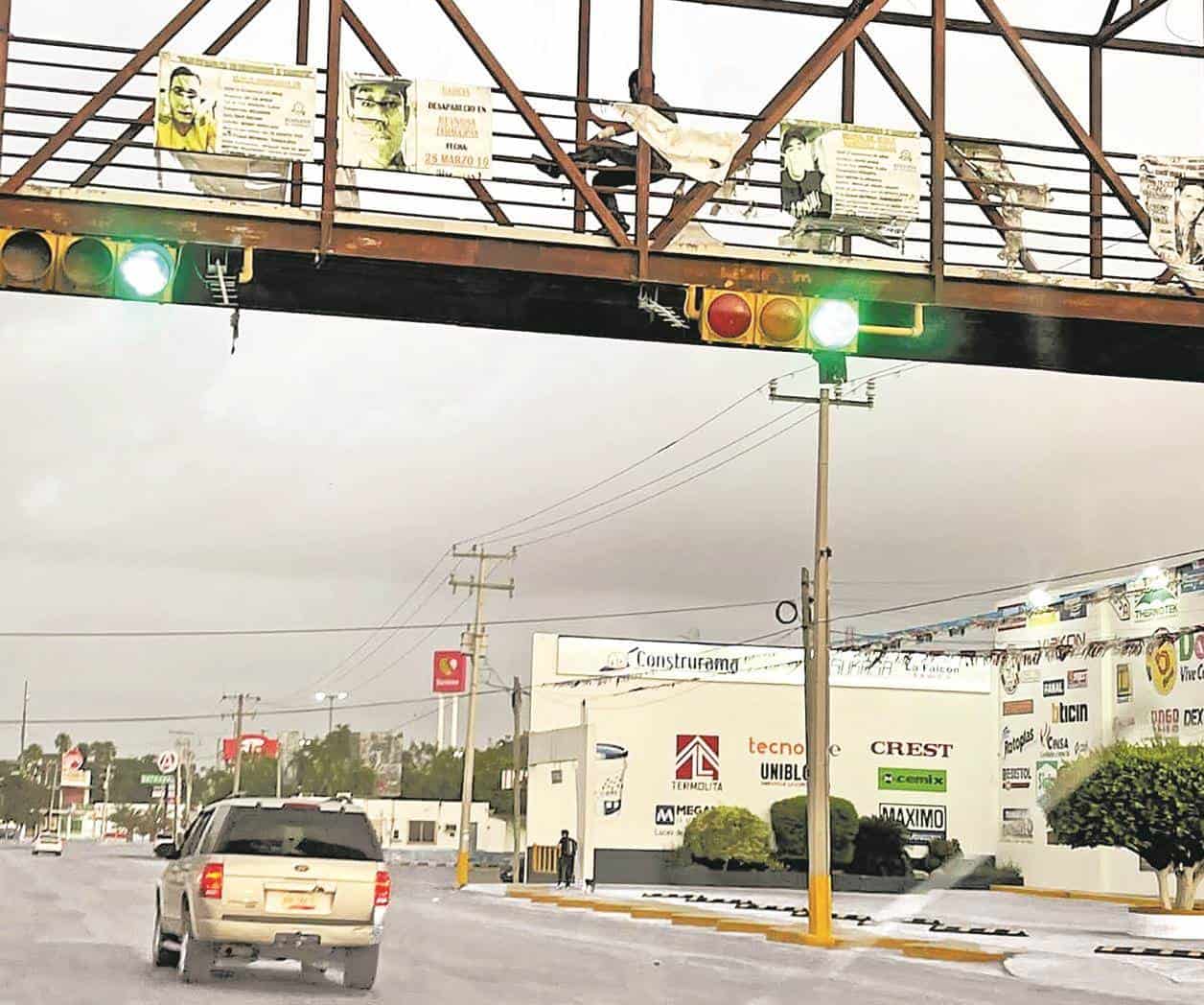 Buscaba aventarse de puente peatonal