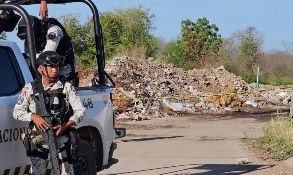 Hallan 2 cuerpos atados en camino de terracería de Culiacán