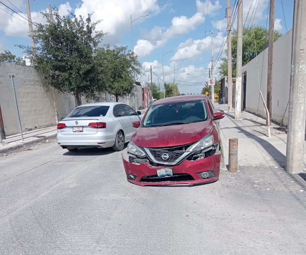 No vio el alto y provoca choque
