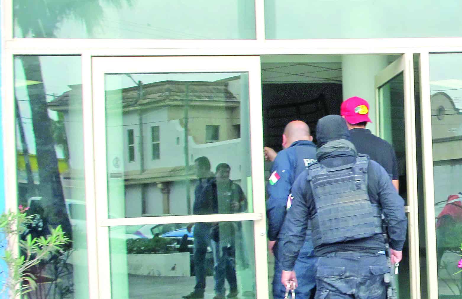 Se pone agresivo contra su abuelita