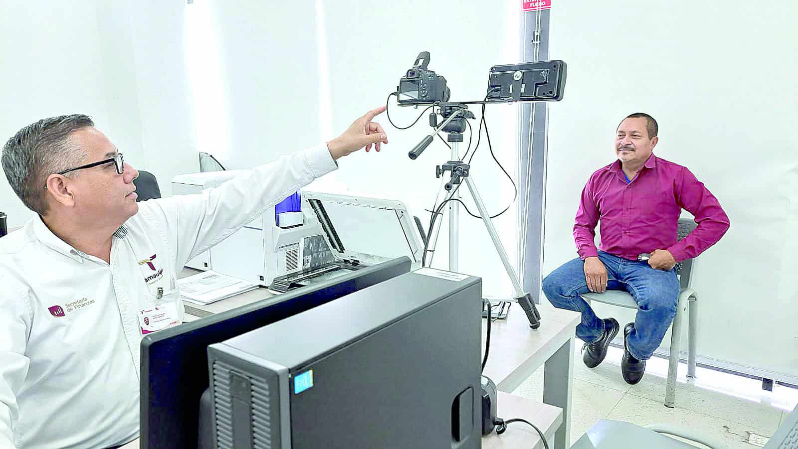 Aumenta la demanda de placas y licencias