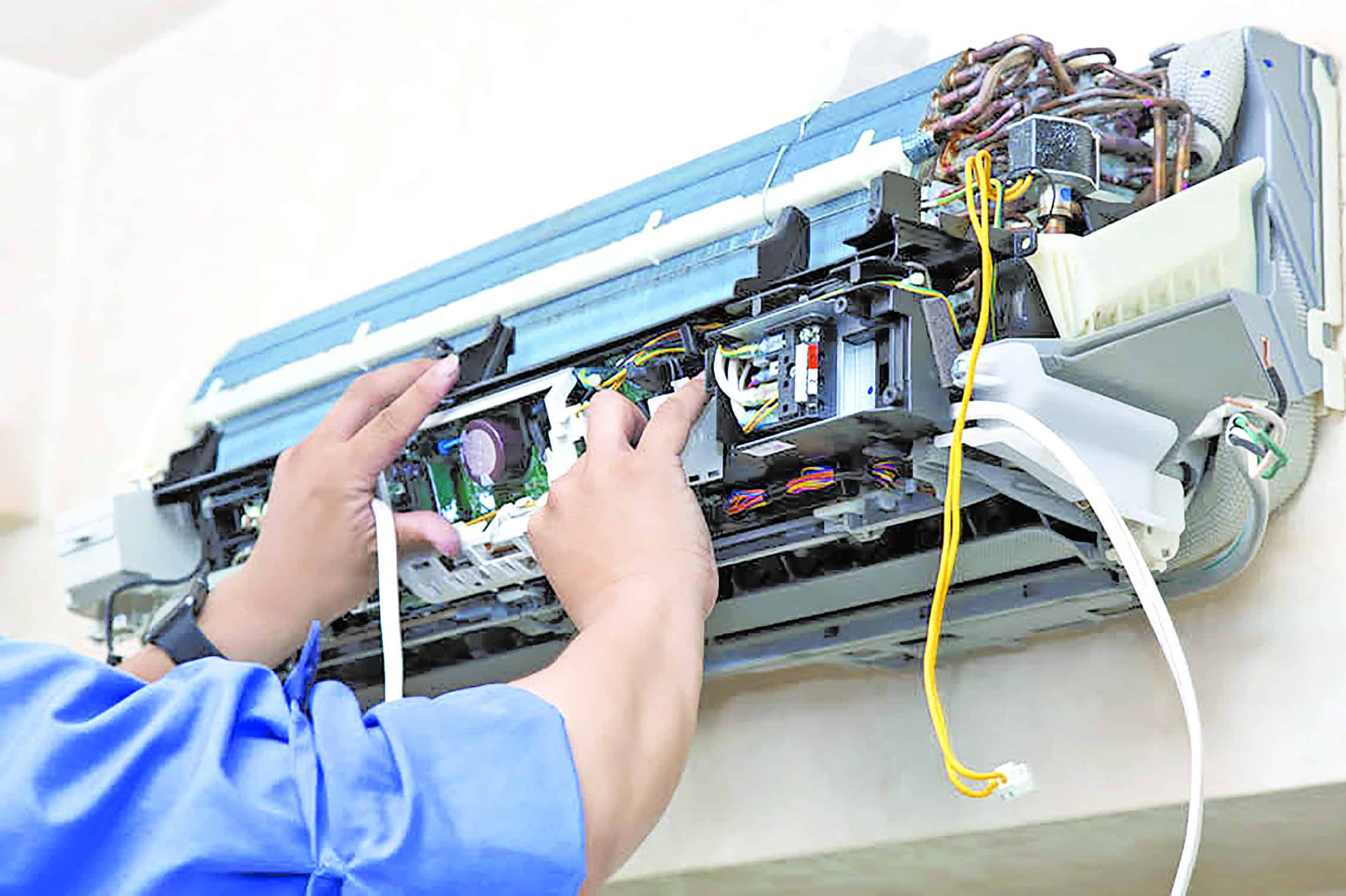 Saturada la reparación de aires acondicionados