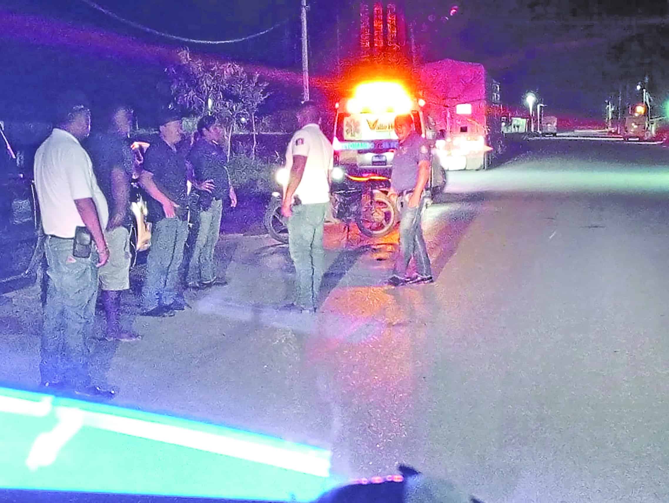 Perro tumba a motociclista