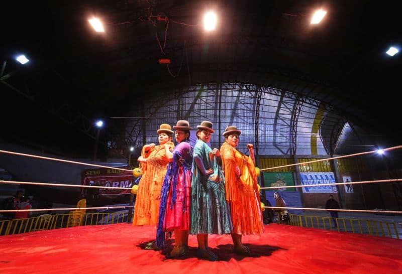 El mundo de la lucha libre de las cholitas