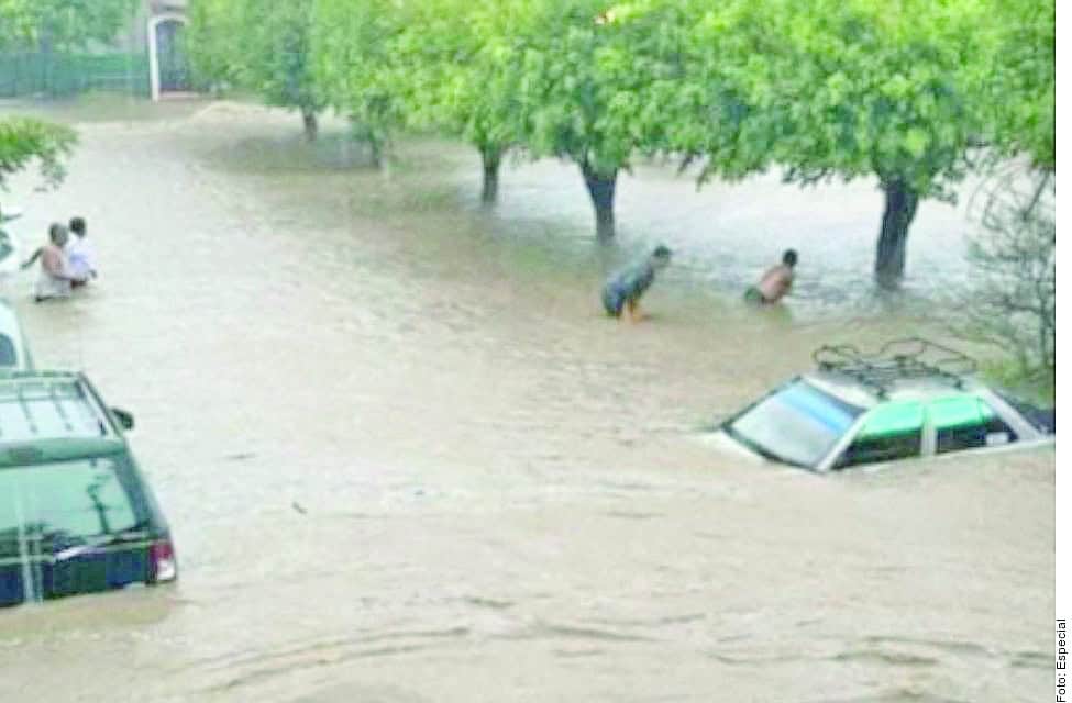 Afectan inundaciones a Tamazunchale, SLP