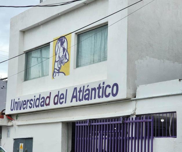 Exigen justicia por despido de docente