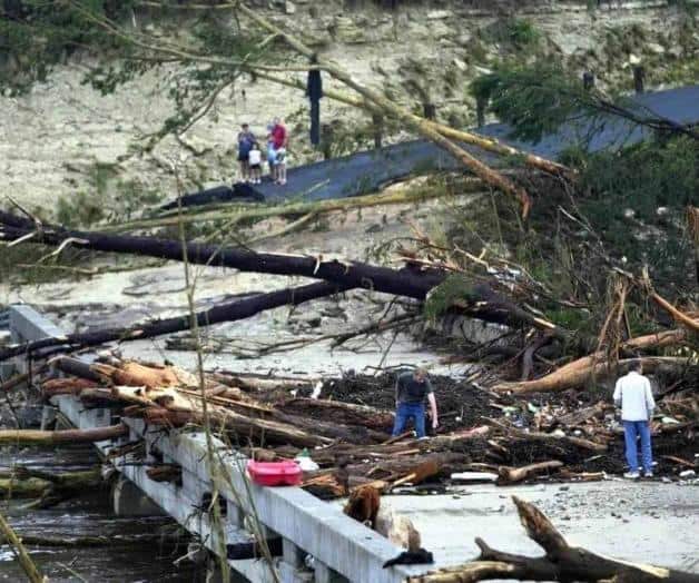 Suman 27 muertos por inundaciones en Texas; 9 son menores