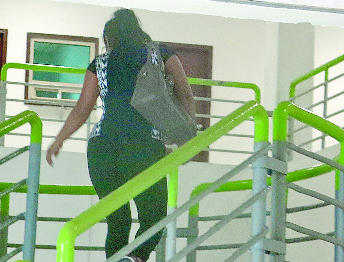 Mujer es visitada por amantes de lo ajeno