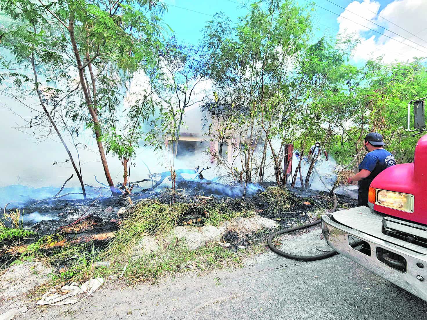 Prenden fuego a una vivienda