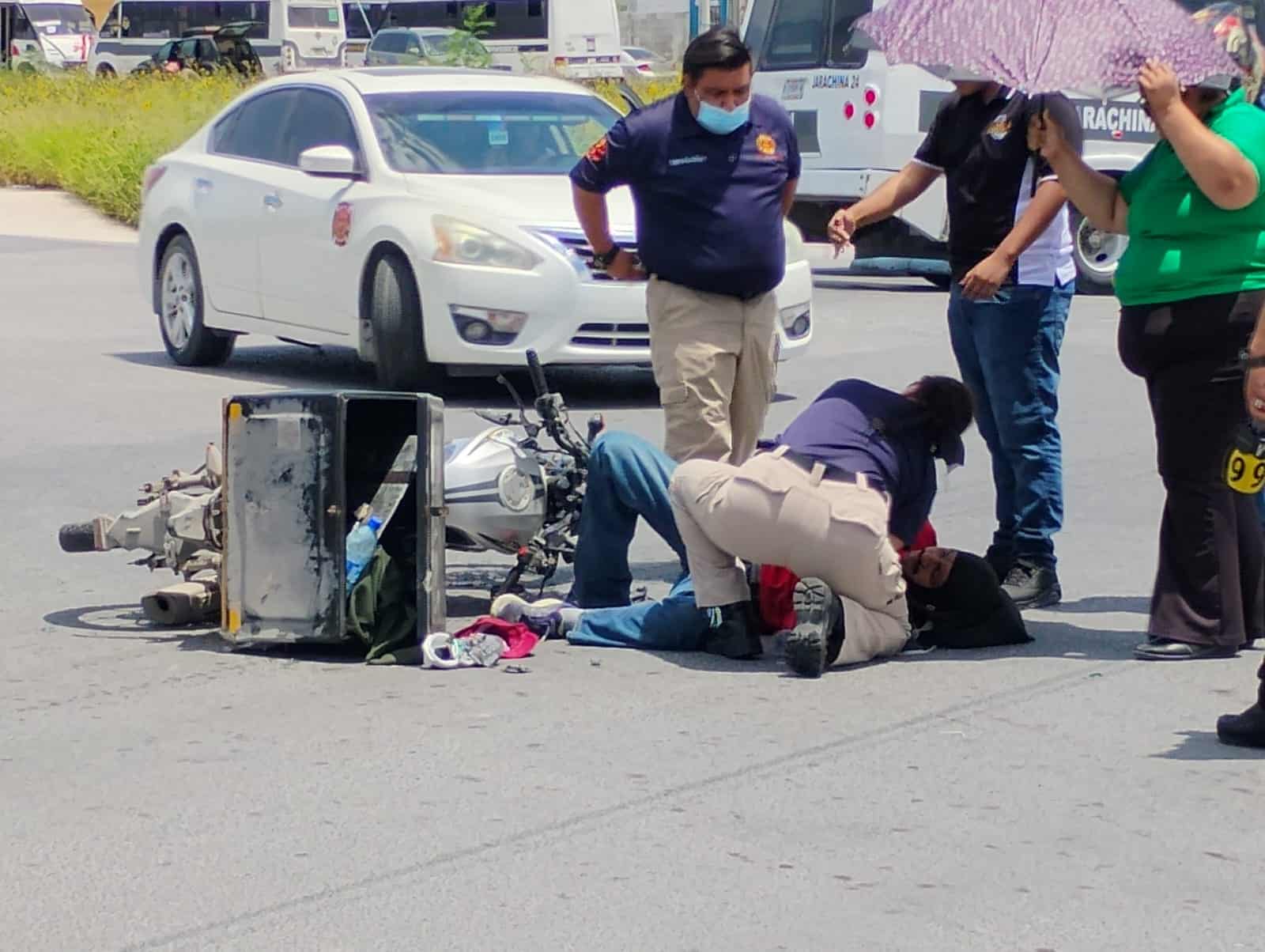 Sufre motociclista brutal embestida