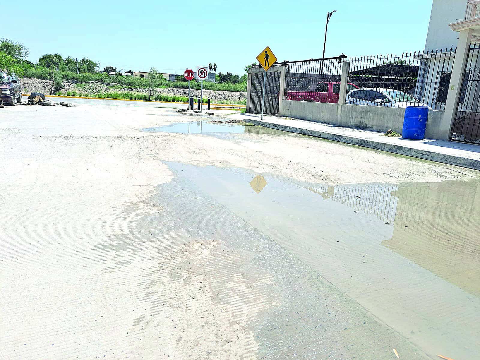 Desperdicio de líquido potable en Riberas de Rancho Grande