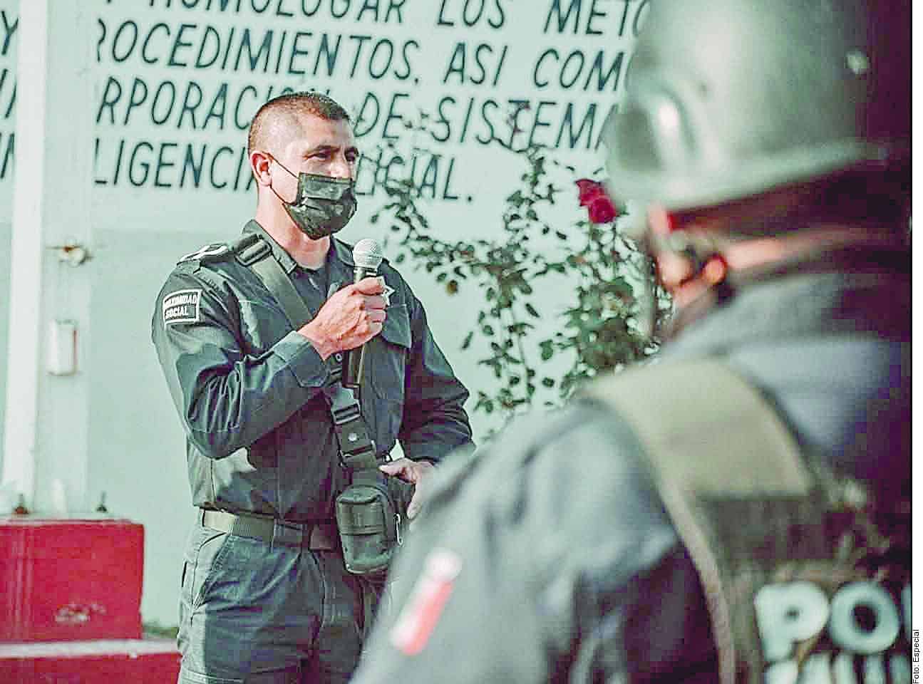 Matan policiaco mando en su casa