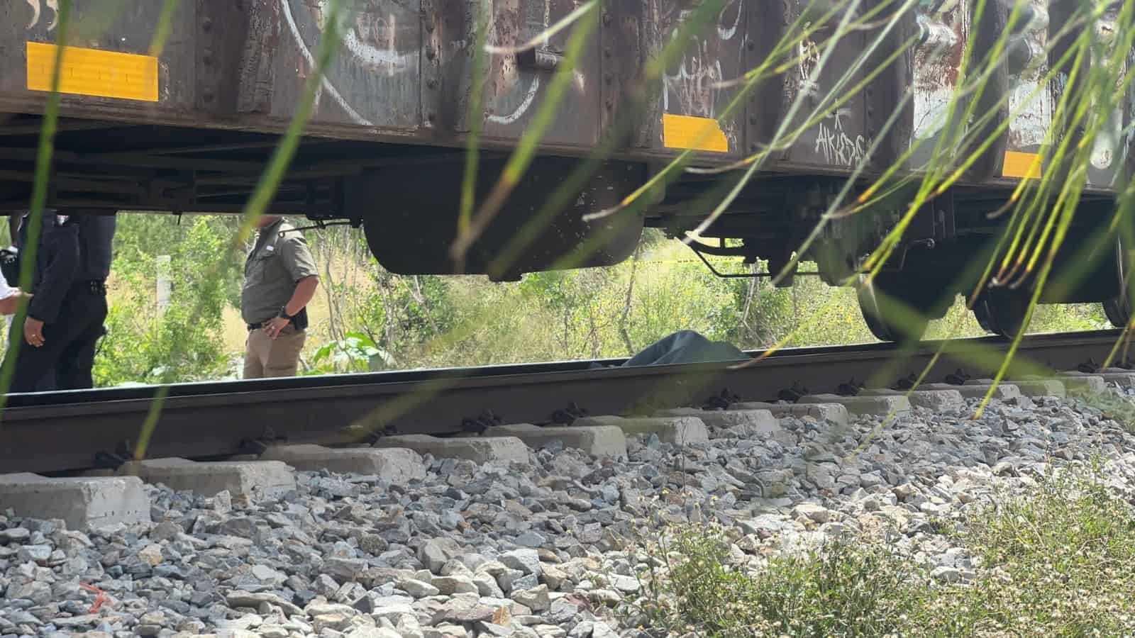Mata el tren a adolescente