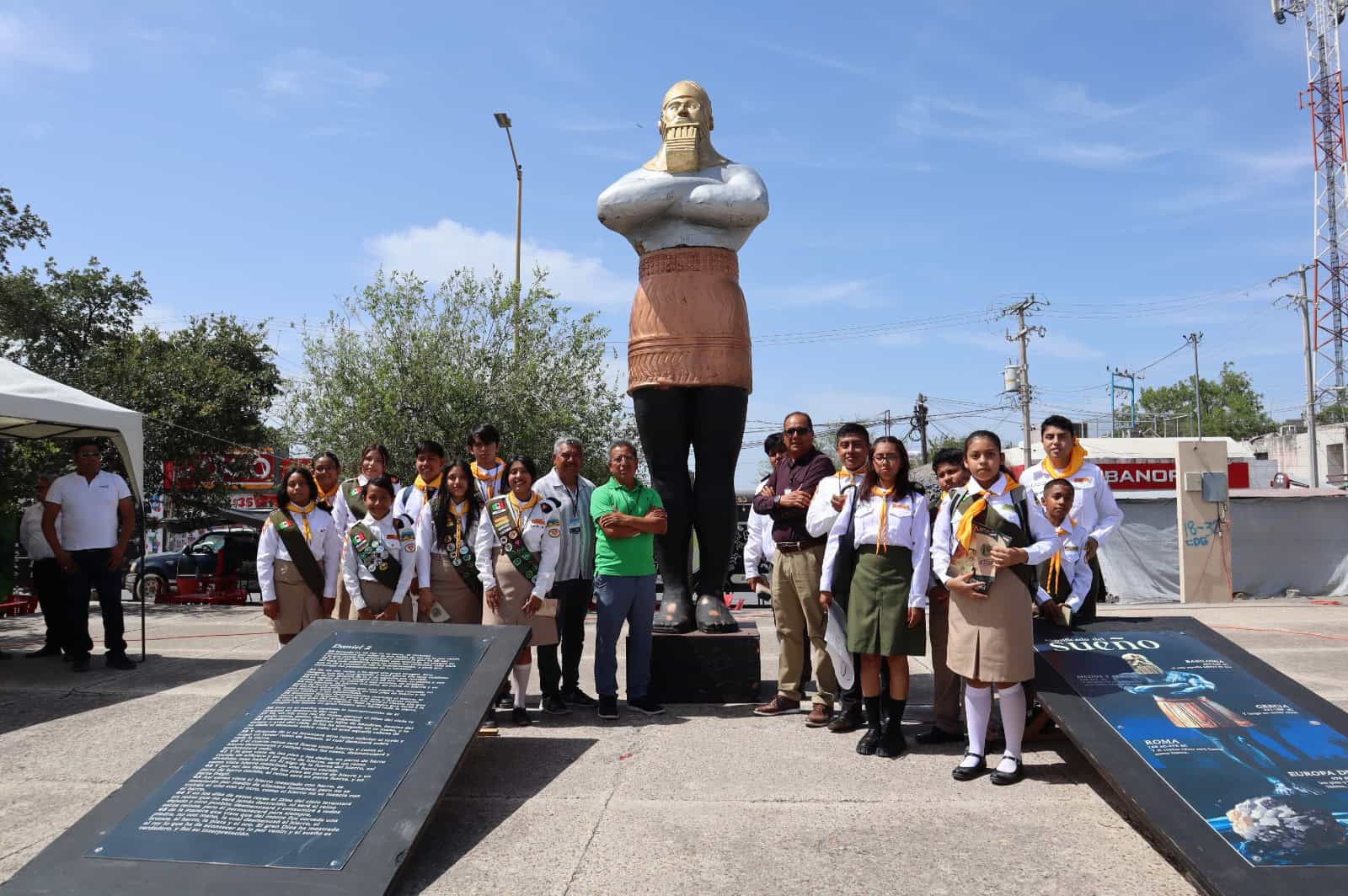 Llega aquí la estatua ´Historia en un Sueño´